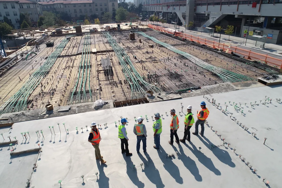 Empreendimento em construção representando estruturação empresarial para operação com a Caixa
